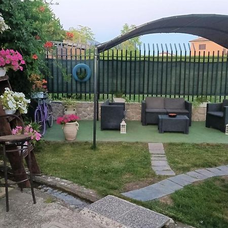 Il Laghetto Bed & Breakfast กาสโตรวิลลารี ภายนอก รูปภาพ