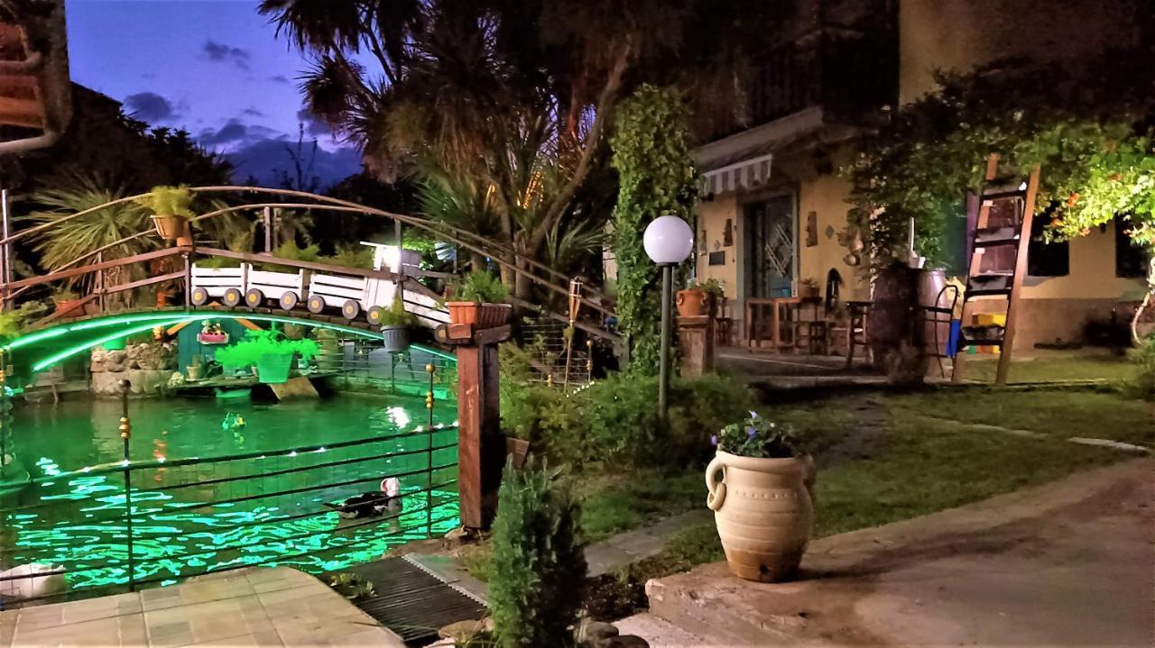 Il Laghetto Bed & Breakfast กาสโตรวิลลารี ภายนอก รูปภาพ