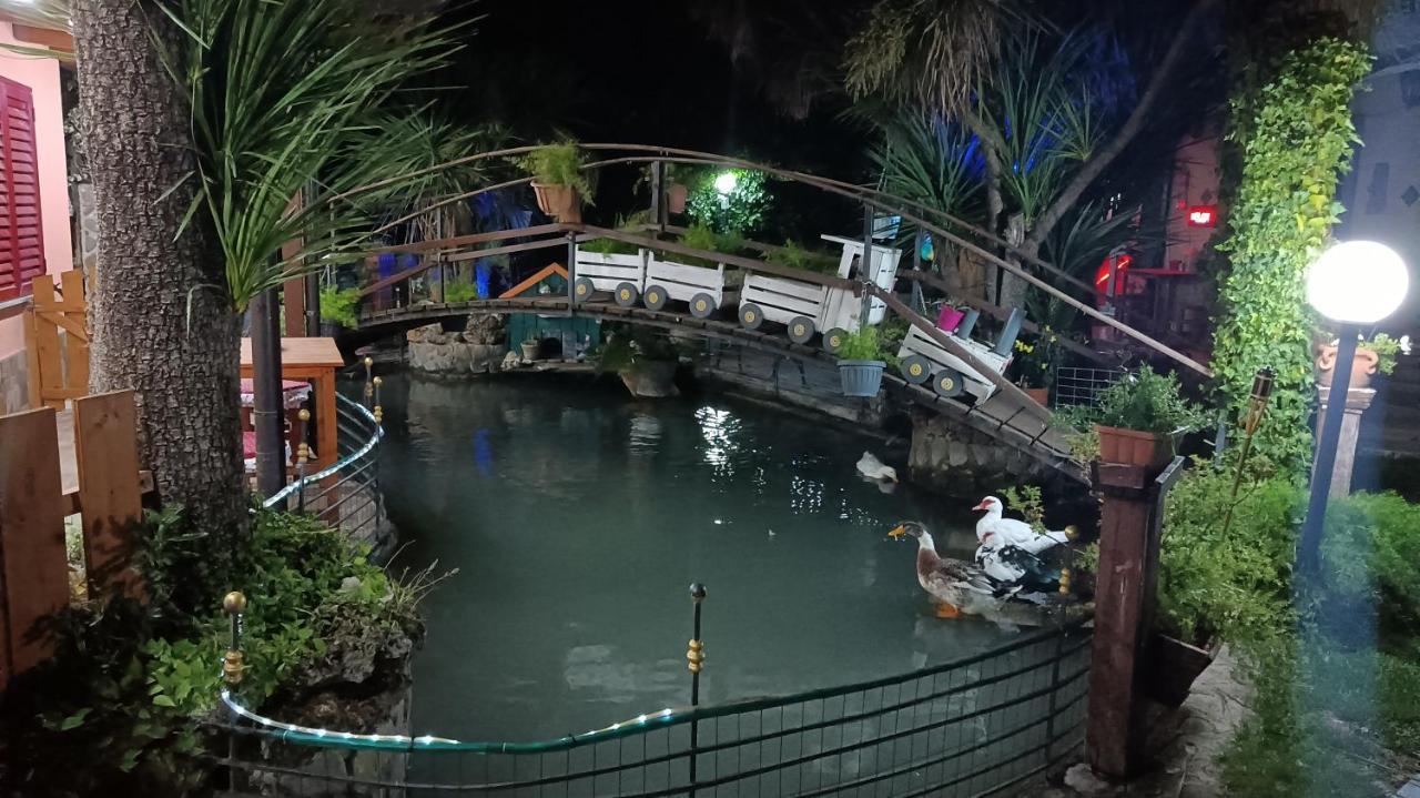 Il Laghetto Bed & Breakfast กาสโตรวิลลารี ภายนอก รูปภาพ