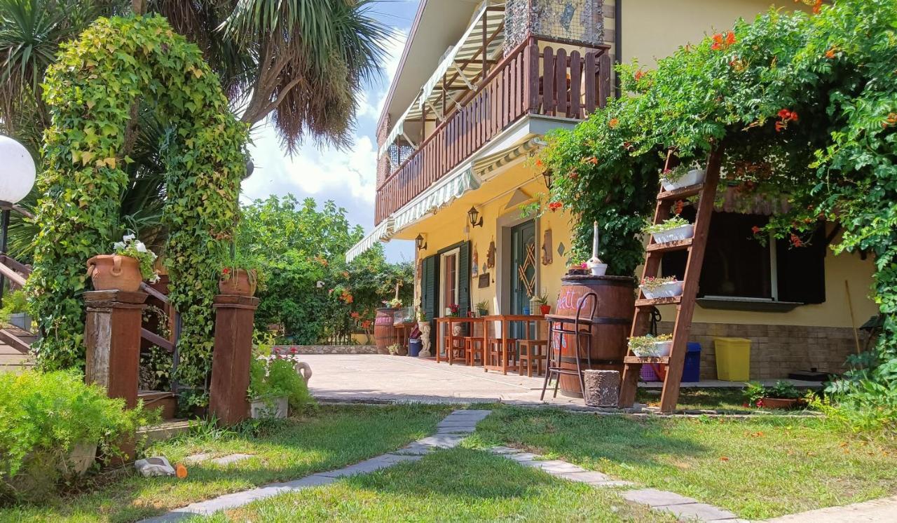 Il Laghetto Bed & Breakfast กาสโตรวิลลารี ภายนอก รูปภาพ