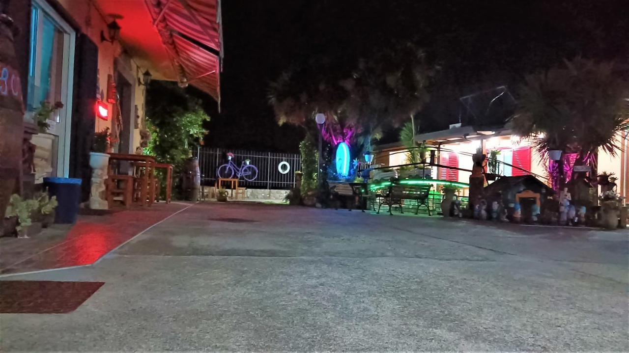 Il Laghetto Bed & Breakfast กาสโตรวิลลารี ภายนอก รูปภาพ