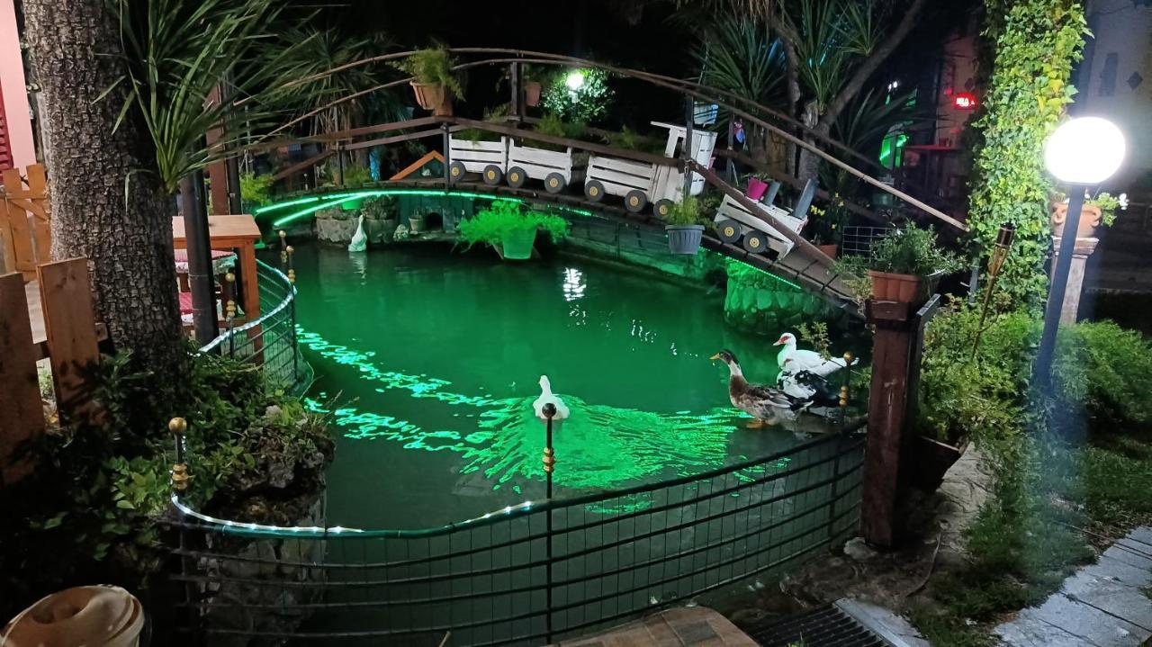 Il Laghetto Bed & Breakfast กาสโตรวิลลารี ภายนอก รูปภาพ