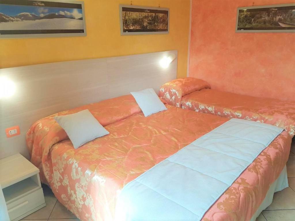 Il Laghetto Bed & Breakfast กาสโตรวิลลารี ภายนอก รูปภาพ